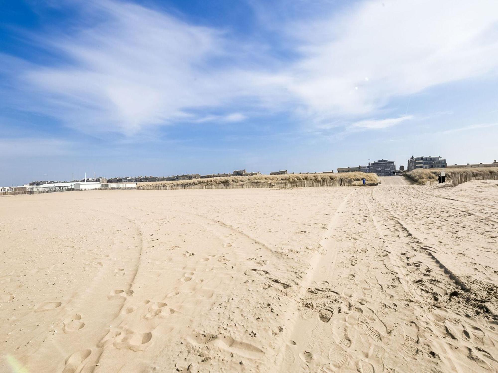 Apartment With Sea View And Parking In Katwijk Aan Zee Екстериор снимка
