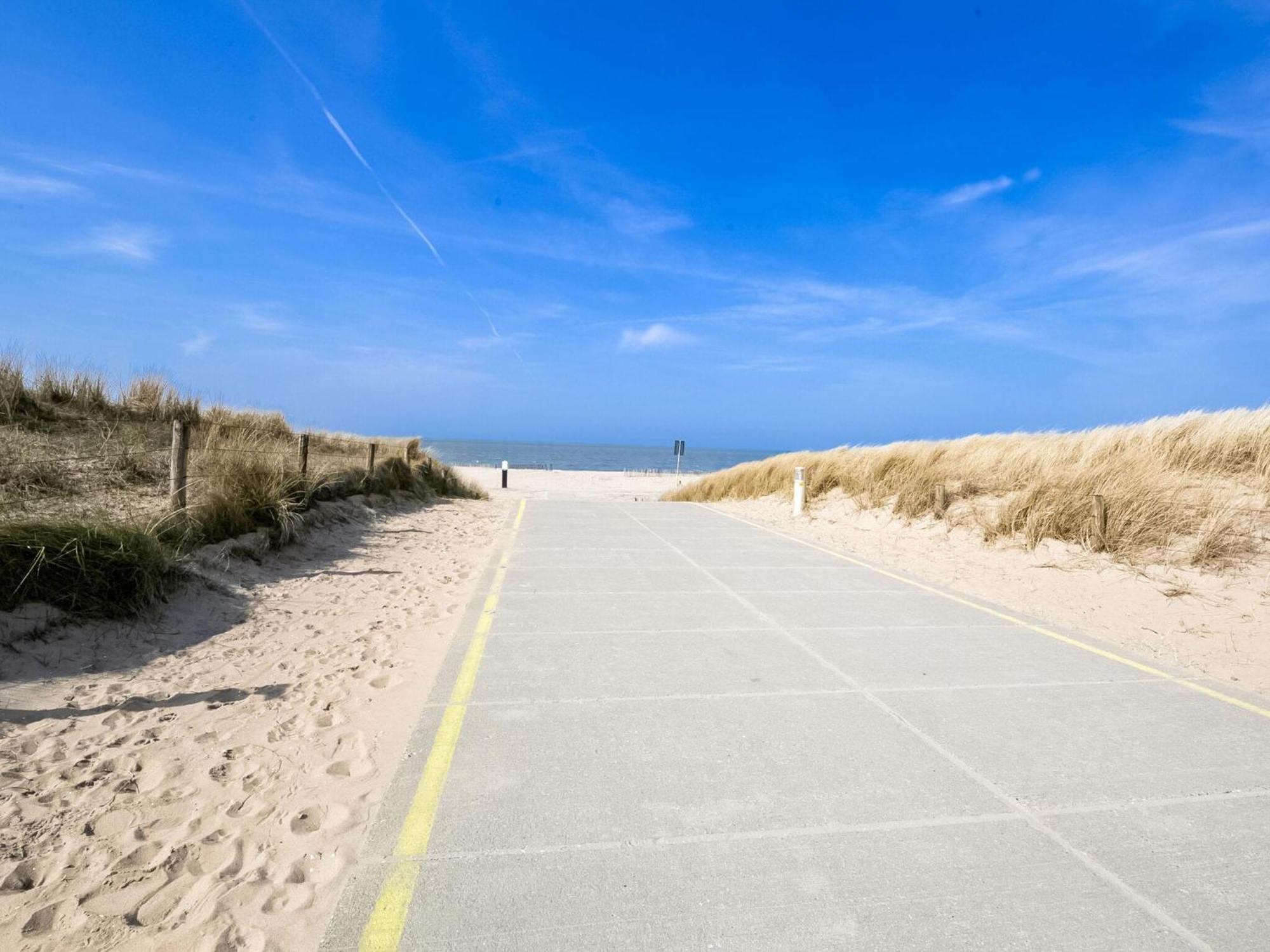 Apartment With Sea View And Parking In Katwijk Aan Zee Екстериор снимка